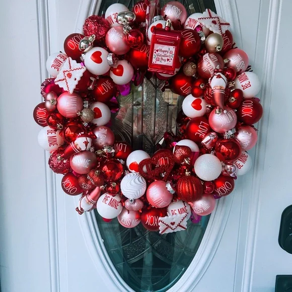 Valentine's Day Red and White Wreath - Picture 1 of 1